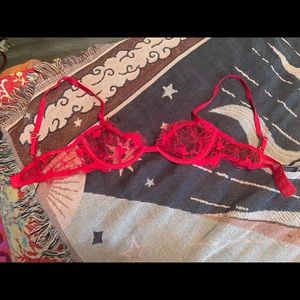 Victoria’s Secret Lace Bra!